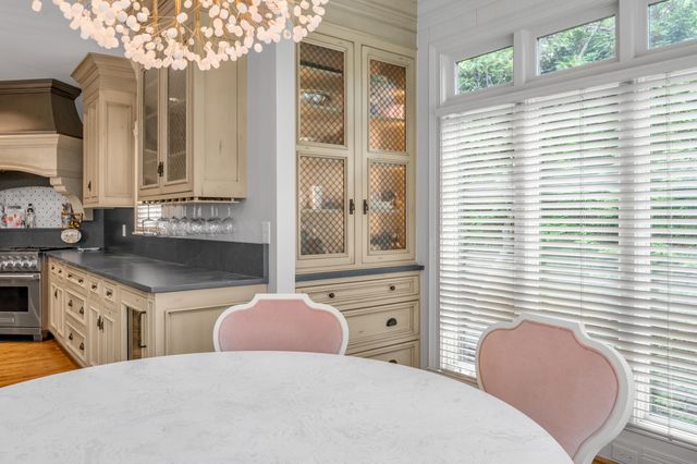 1884 Honey Spring Place, Lexington, KY 40502