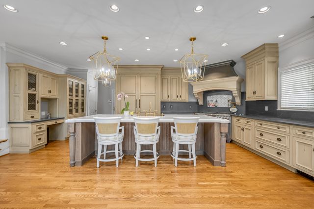 1884 Honey Spring Place, Lexington, KY 40502