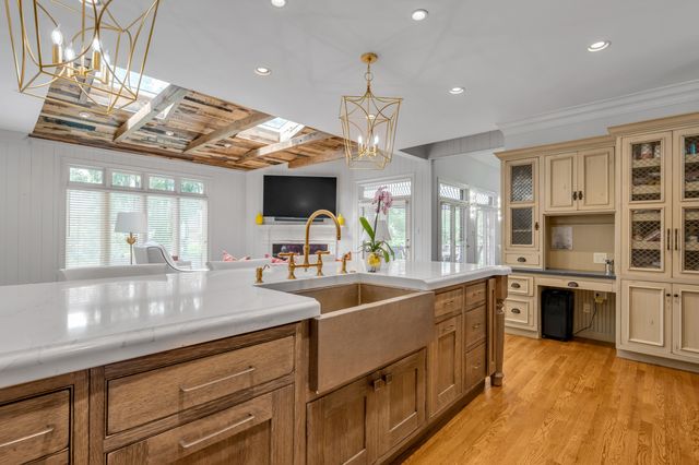 1884 Honey Spring Place, Lexington, KY 40502