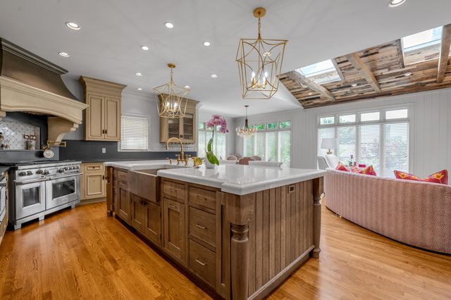 1884 Honey Spring Place, Lexington, KY 40502