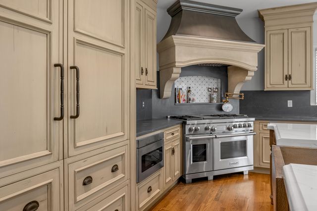 1884 Honey Spring Place, Lexington, KY 40502