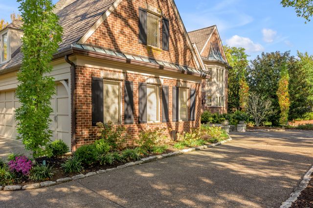 1884 Honey Spring Place, Lexington, KY 40502