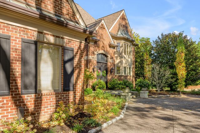 1884 Honey Spring Place, Lexington, KY 40502