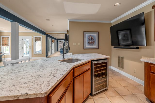 1884 Honey Spring Place, Lexington, KY 40502