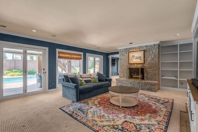 1884 Honey Spring Place, Lexington, KY 40502