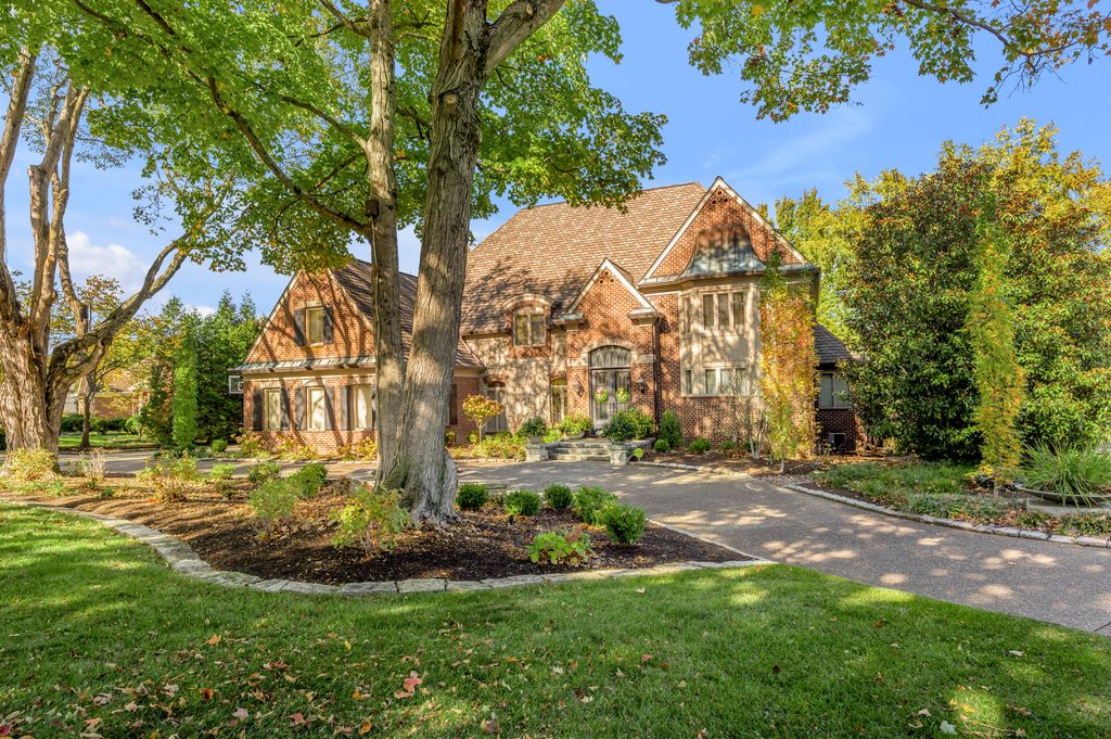 1884 Honey Spring Place, Lexington, KY 40502