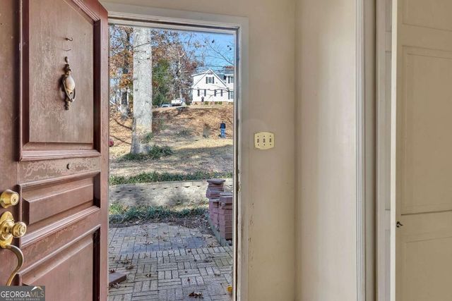 4520 Huntridge Drive NE, Roswell, GA 30075