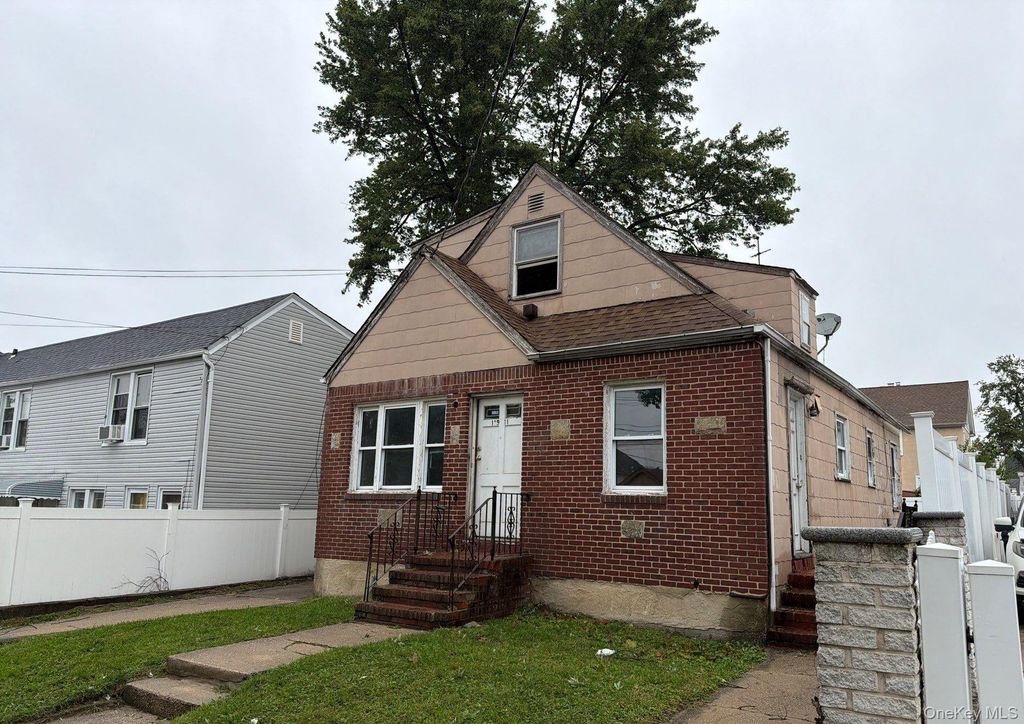 119-11 194th Street, Saint Albans, NY 11412