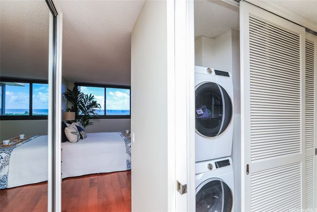 250 Kawaihae Street 8B, Honolulu, HI 96825