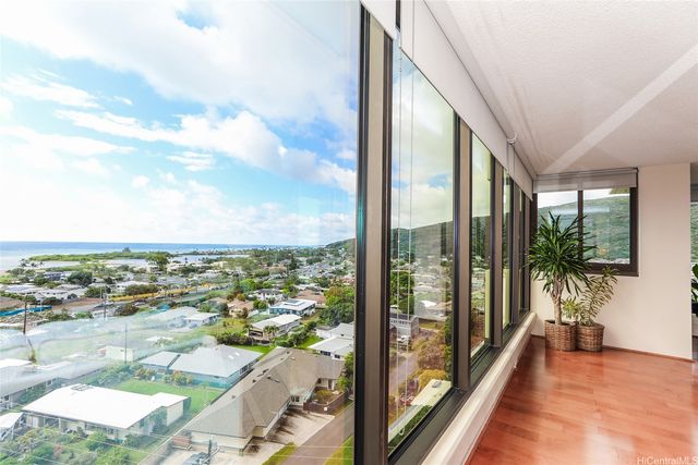 250 Kawaihae Street 8B, Honolulu, HI 96825