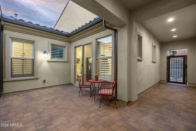1823 E WATFORD Court, Gilbert, AZ 85298
