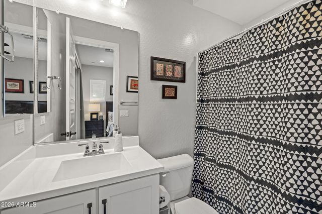 1823 E WATFORD Court, Gilbert, AZ 85298