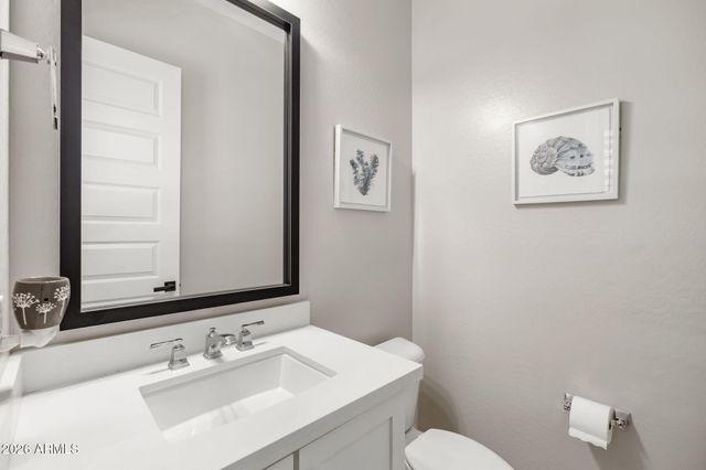 1823 E WATFORD Court, Gilbert, AZ 85298