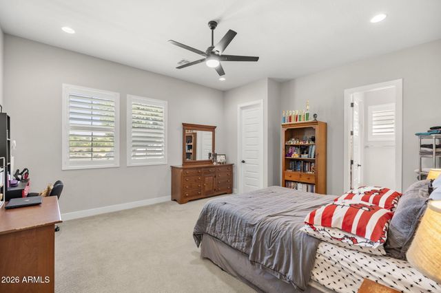 1823 E WATFORD Court, Gilbert, AZ 85298