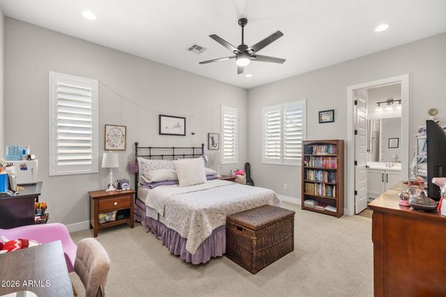 1823 E WATFORD Court, Gilbert, AZ 85298