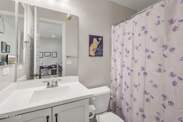 1823 E WATFORD Court, Gilbert, AZ 85298