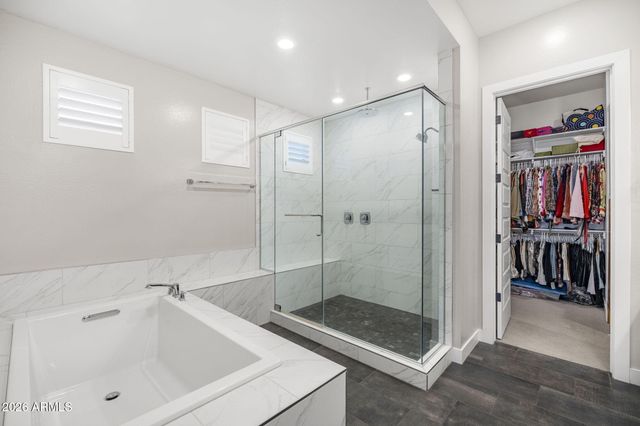 1823 E WATFORD Court, Gilbert, AZ 85298