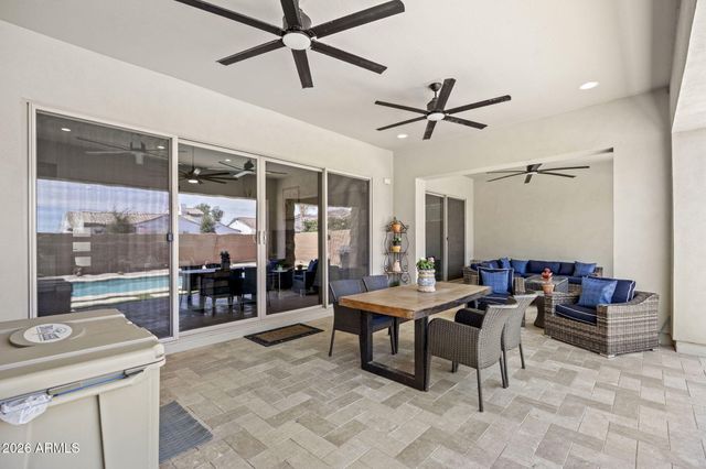 1823 E WATFORD Court, Gilbert, AZ 85298