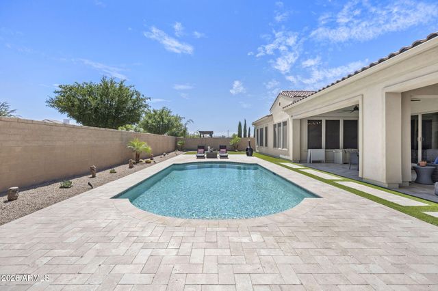 1823 E WATFORD Court, Gilbert, AZ 85298