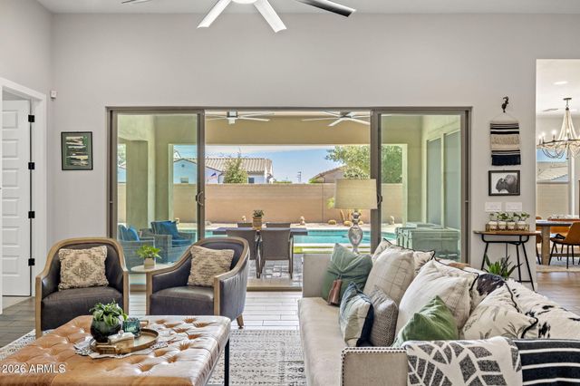 1823 E WATFORD Court, Gilbert, AZ 85298