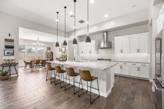 1823 E WATFORD Court, Gilbert, AZ 85298