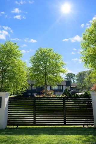 138 Longview Road, Southampton, NY 11968