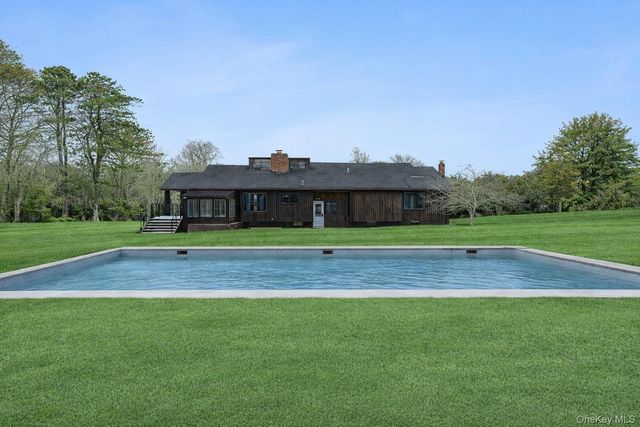 138 Longview Road, Southampton, NY 11968