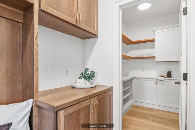 1422 Stonehaven Drive, Sun Prairie, WI 53590