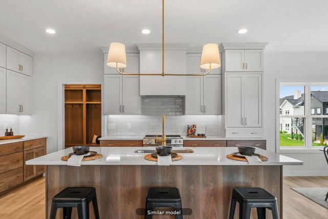 1422 Stonehaven Drive, Sun Prairie, WI 53590