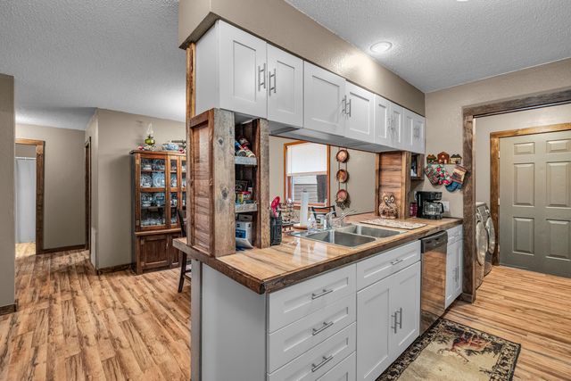 704 E Pamela Drive, West Plains, MO 65775