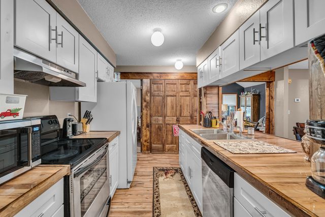 704 E Pamela Drive, West Plains, MO 65775