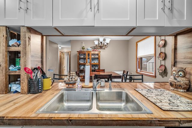 704 E Pamela Drive, West Plains, MO 65775