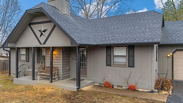 704 E Pamela Drive, West Plains, MO 65775