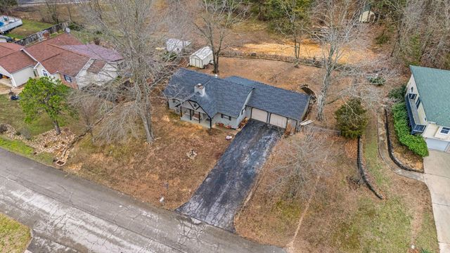 704 E Pamela Drive, West Plains, MO 65775