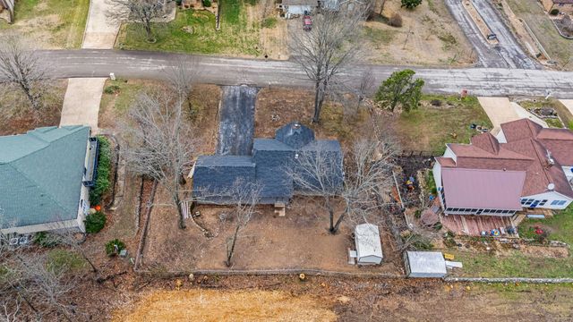 704 E Pamela Drive, West Plains, MO 65775