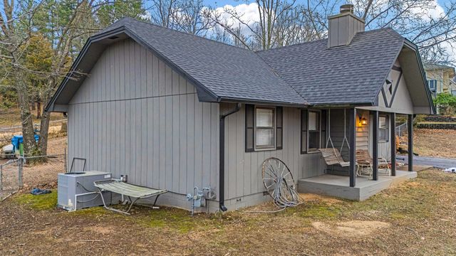 704 E Pamela Drive, West Plains, MO 65775