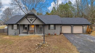 704 E Pamela Drive, West Plains, MO 65775