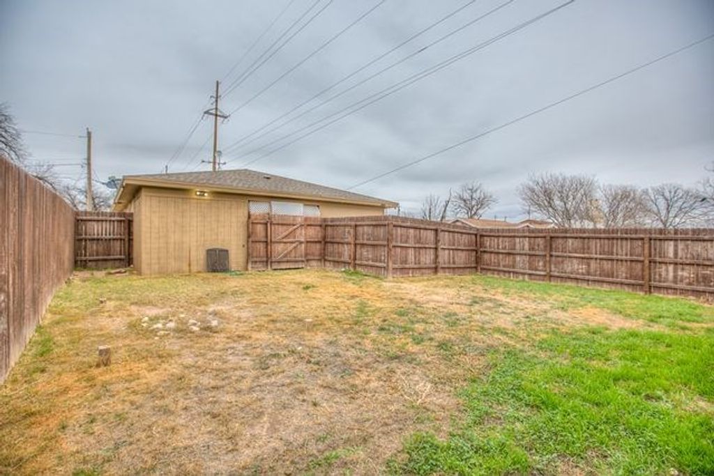 Image 26 of property listing at 637 Jones St, San Angelo, TX 76903