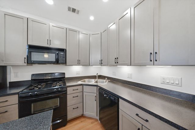 2908 W Palmer Street 3, Chicago, IL 60647