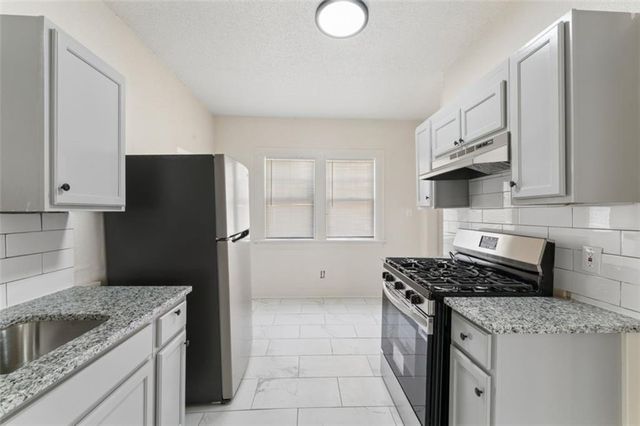 6046 Swope Parkway, Kansas City, MO 64130