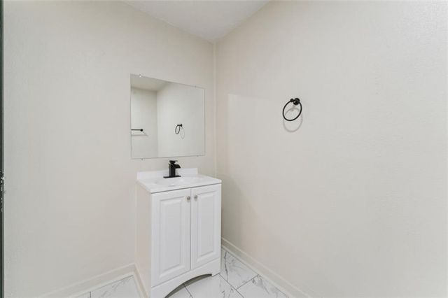 6046 Swope Parkway, Kansas City, MO 64130