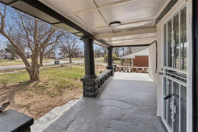 6046 Swope Parkway, Kansas City, MO 64130