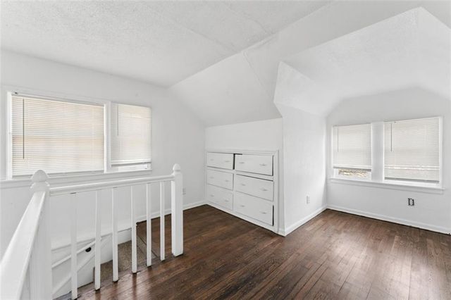 6046 Swope Parkway, Kansas City, MO 64130