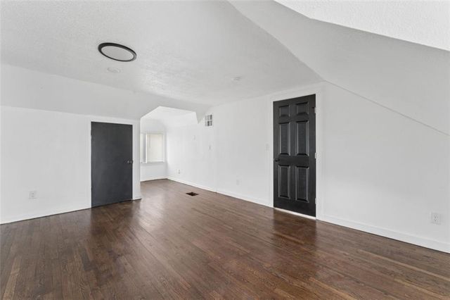 6046 Swope Parkway, Kansas City, MO 64130