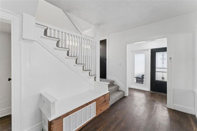 6046 Swope Parkway, Kansas City, MO 64130