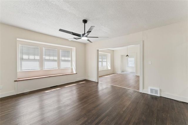 6046 Swope Parkway, Kansas City, MO 64130