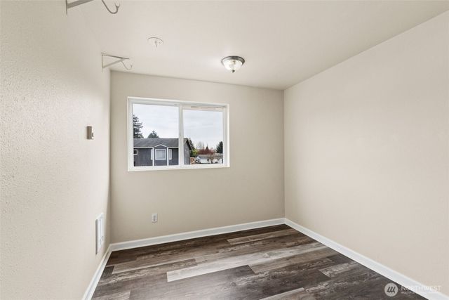 214 10th Avenue N, Algona, WA 98001