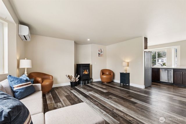 214 10th Avenue N, Algona, WA 98001