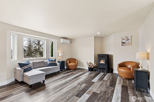 214 10th Avenue N, Algona, WA 98001