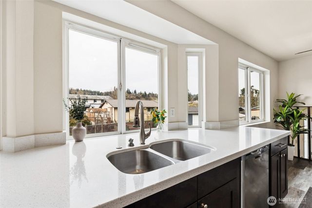 214 10th Avenue N, Algona, WA 98001